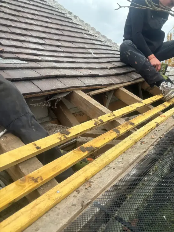Toiture rénovée artisan couvreur 92